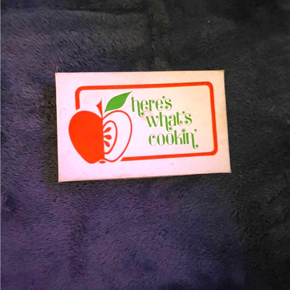 Vintage Here’s what’s cookin Recipe cards!
